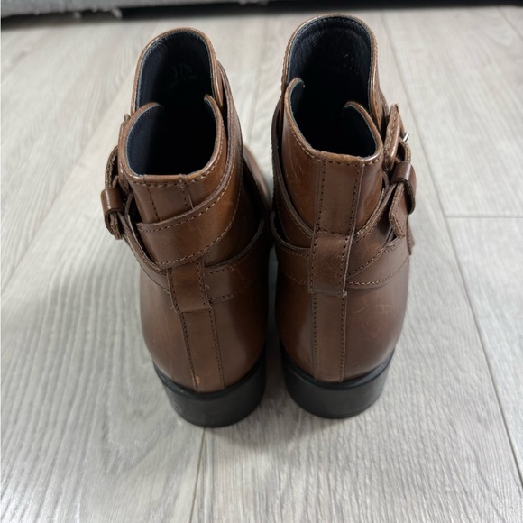 Tod’s Equestrian Brown Leather Ankle Boots - Picture 5 of 12